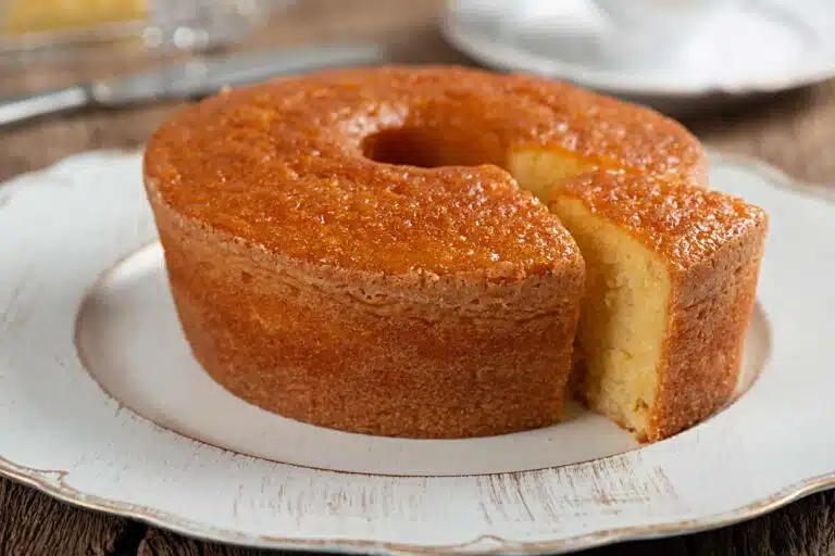 Bolo de Fubá Com Goiabada