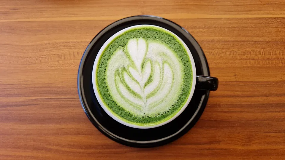 Matcha Latte: A Bebida Verde Que Pode Mudar a Sua Rotina